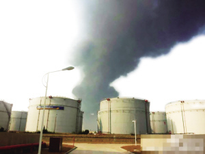 南島晚報數字報 青島輸油管道爆燃事故致35人遇難，輸油安全警鐘再鳴